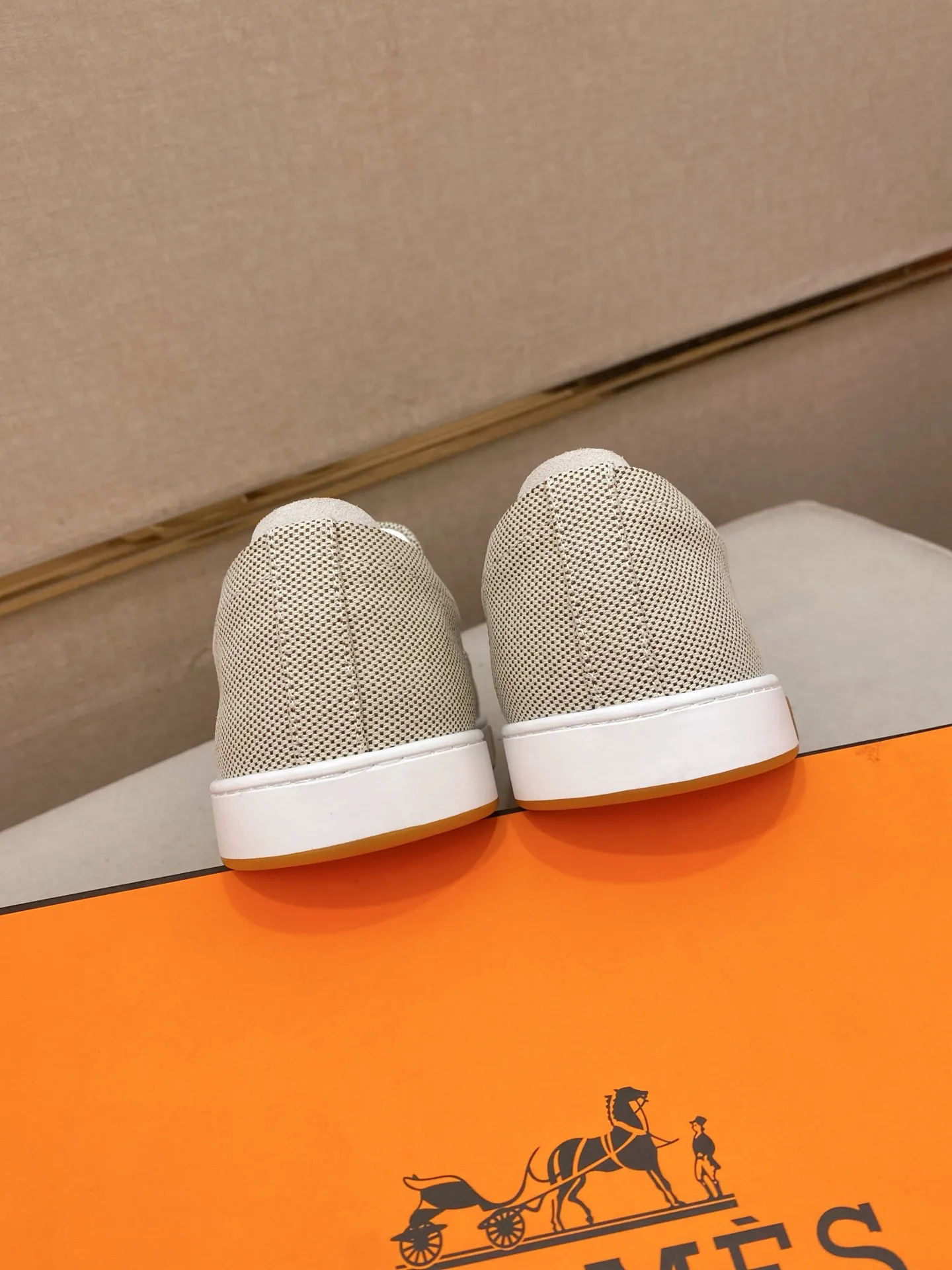 Men's clothing and shoes💰: 442💰《HERMES》【Classic original single version】Hermès; top 🔝purchase agent🔍🔍men's latest 🇺🇸 counter sales simultaneously, imported from Italy original ▲▲cowhide ▲▲ (high-end, nobility, class) ) Exquisite workmanship (Italian 🇮🇹 imported water-dyed 🐂 cowhide lining) sole: original sole provided by the original factory, ⚠️exclusive double-layer activity·TPR·rubber·combined molded outsole; super comfortable·wear-resistant·non-slip·environmental protection The real thing is more beautiful if you take the real thing (high quality, follow the order). You can enter and exit the counter at will * Number of yards: 38-44 (45 can be customized and cannot be returned or exchanged)